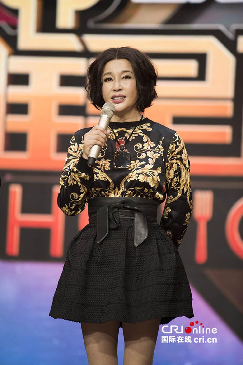 Võ Tắc Thiên - Lưu Hiểu Khánh bị biến dạng mặt vì thẩm mỹ ở tuổi 62-4