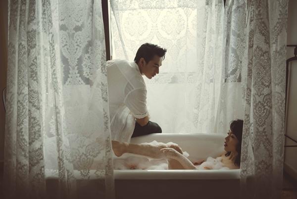 Đẹp trai có thừa, Isaac vẫn thất bại khi cầu hôn người tình trong MV mới-7