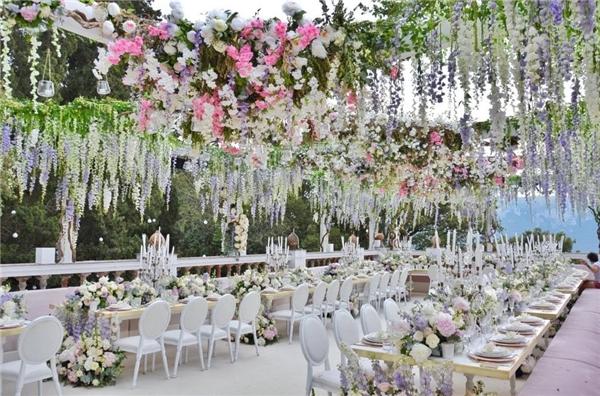 Ghen tỵ với đám cưới chục tỷ, ngập tràn hoa tươi của nữ blogger xinh đẹp-2