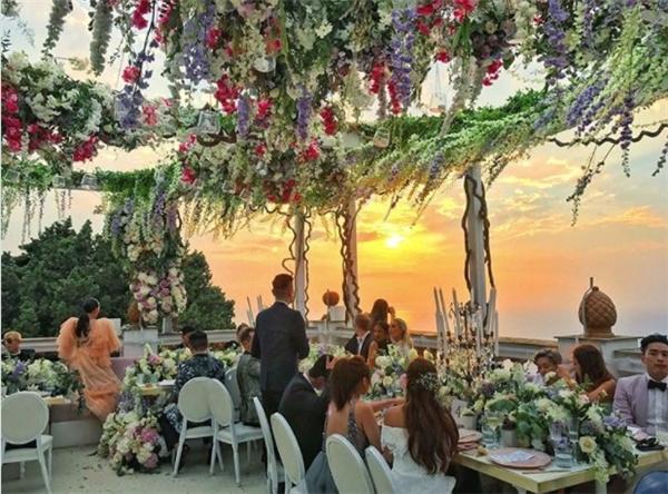 Ghen tỵ với đám cưới chục tỷ, ngập tràn hoa tươi của nữ blogger xinh đẹp-9