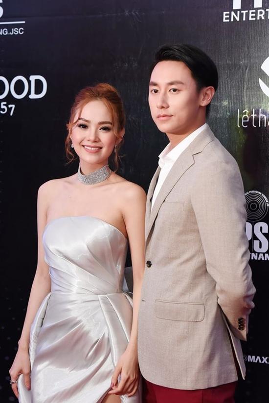 Minh Hằng và người hâm mộ cùng hòa giọng hát 'Ngôi sao cô đơn'-1