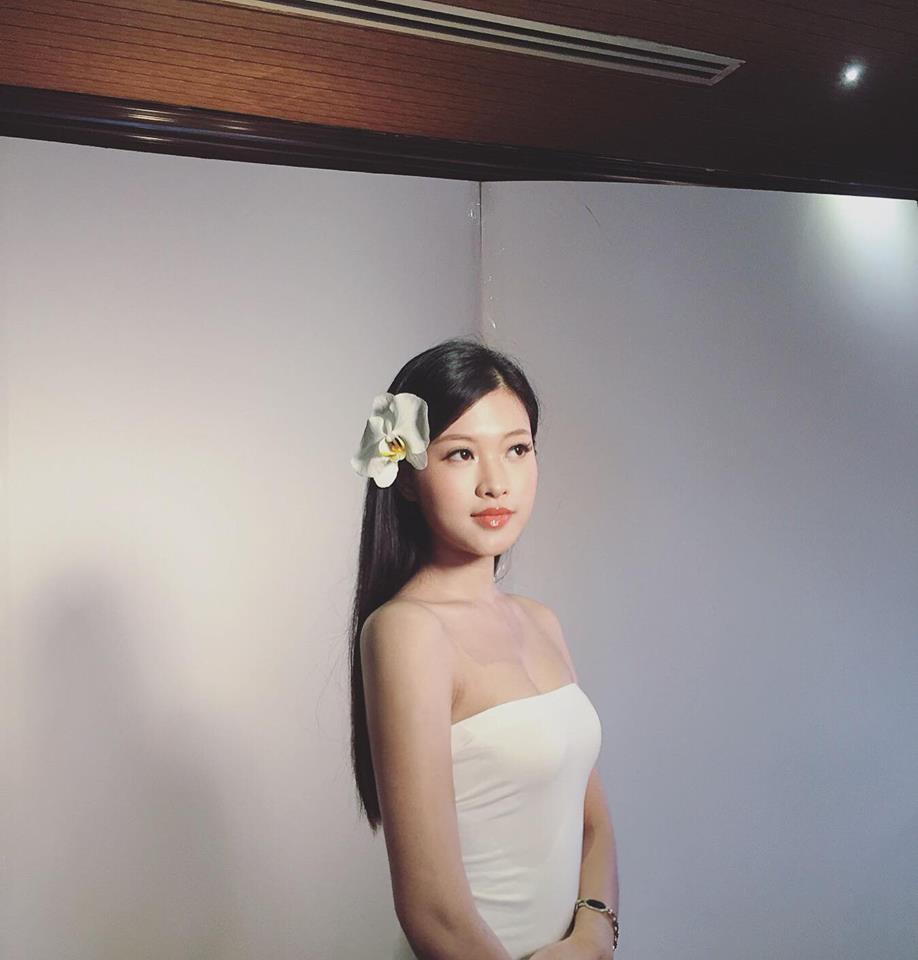 Em út Huyền Baby xinh như hoa, vinh dự nhận bằng giỏi trong ngày tốt nghiệp-5