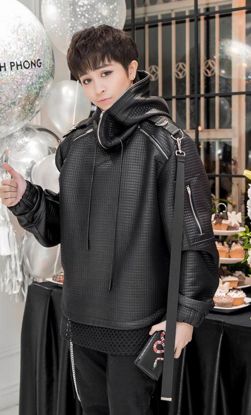 Đức Phúc lạm dụng son phấn, Phi Thanh Vân diện váy 'nhức mắt' trên thảm đỏ sao xấu-2