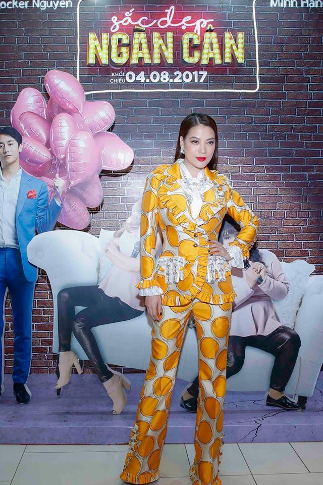 Đức Phúc lạm dụng son phấn, Phi Thanh Vân diện váy 'nhức mắt' trên thảm đỏ sao xấu-8