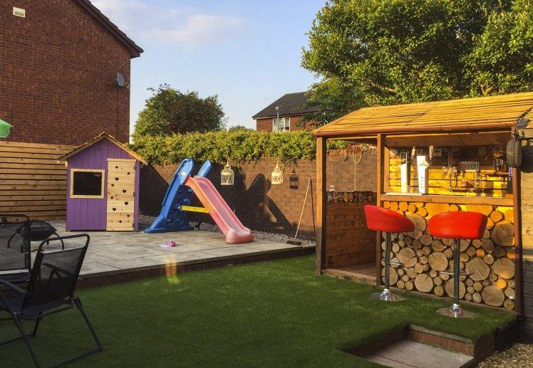 Chuyện lạ: Sảy thai, 7 năm sau người mẹ choáng váng khi chụp được bóng ma bí ẩn của con trong nhà-3