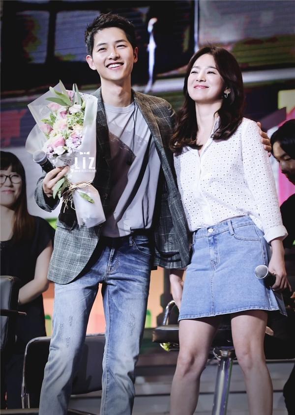 Song Joong Ki: 'Tôi đã rất lo lắng khi cầu hôn Song Hye Kyo'-1