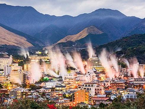 Khám phá công viên giải trí nước nóng đầu tiên trên thế giới