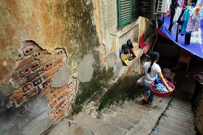 Cảnh sinh hoạt khó tin ở những con ngõ không bao giờ thấy mặt trời-5