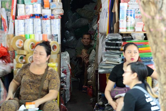 Cảnh sinh hoạt khó tin ở những con ngõ không bao giờ thấy mặt trời-8