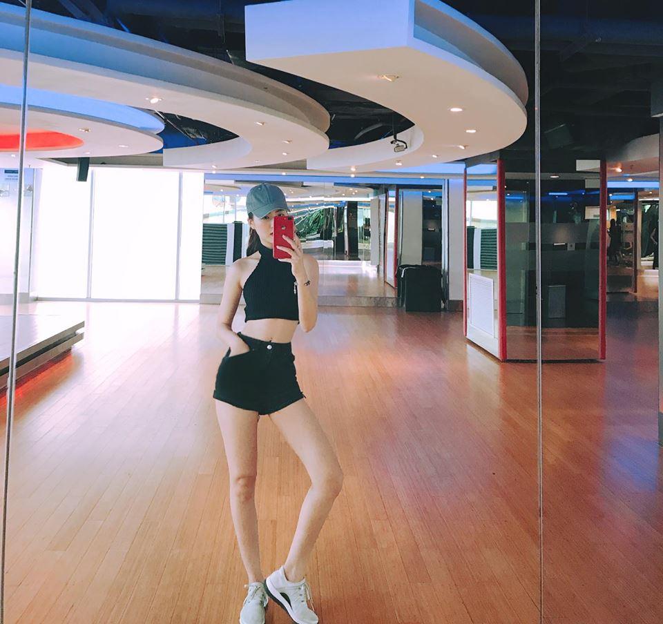 Gu thời trang hoa hậu Tường Linh - thí sinh The Face dính nghi án lộ ảnh 'giường chiếu'-9