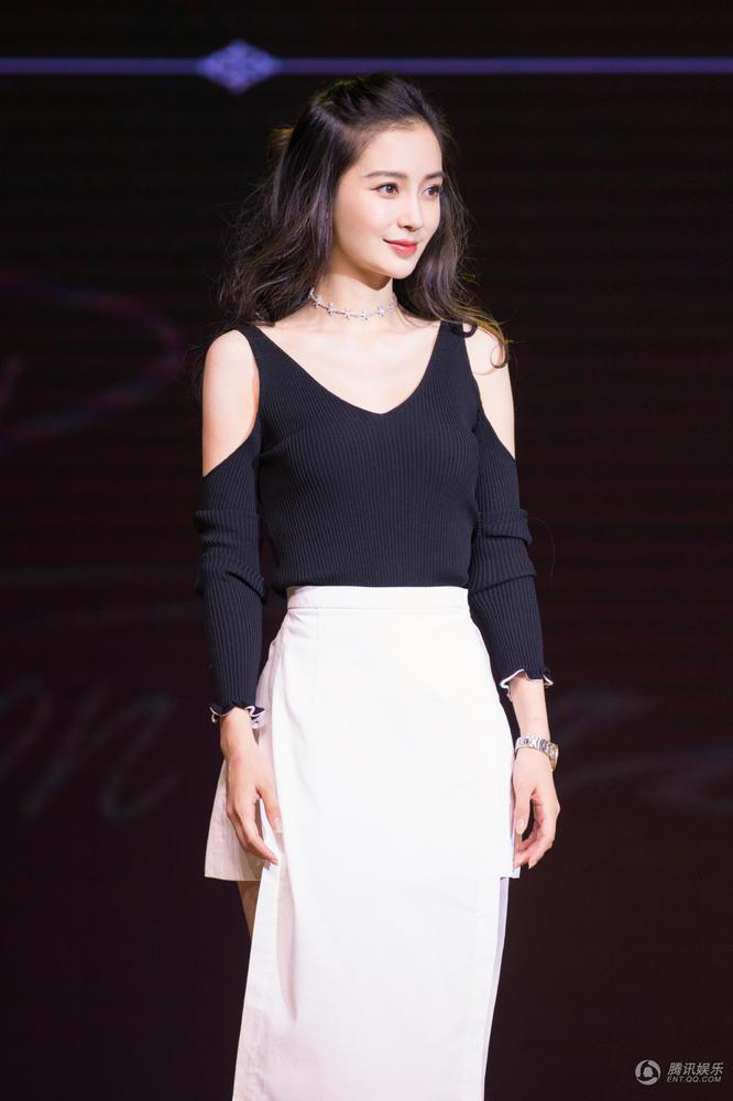 Cư dân mạng nhắn nhủ Angela Baby 'hãy đi sửa lại hàm răng'-4