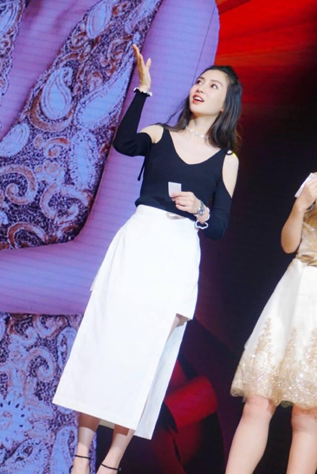 Cư dân mạng nhắn nhủ Angela Baby 'hãy đi sửa lại hàm răng'-5