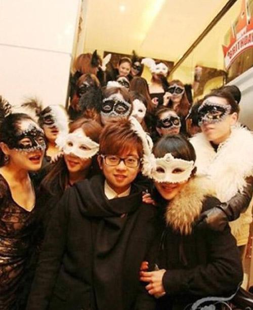 Bất ngờ trước danh tính thật đại thiếu gia Trung Quốc với sở thích 'thay người yêu như thay áo'-2