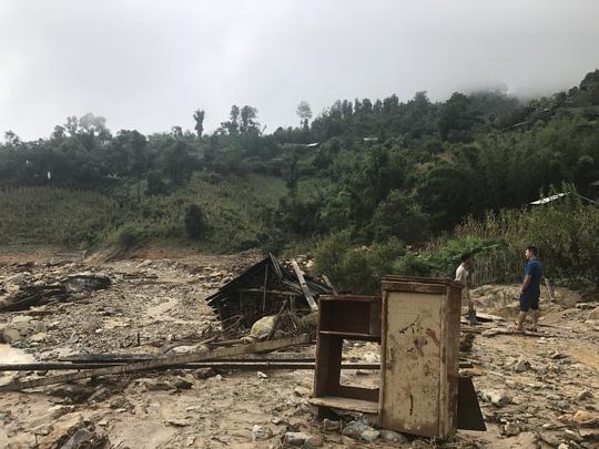 Những ánh mắt ám ảnh ở Mù Cang Chải sau trận 'đại hồng thủy'-6