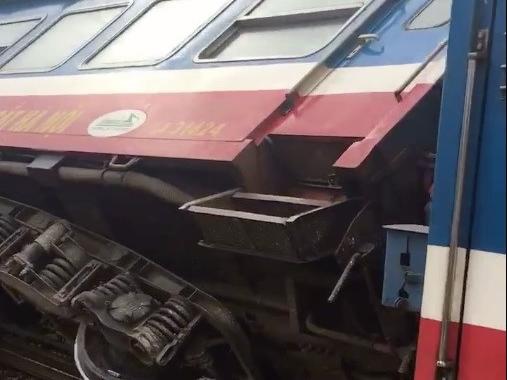 Video cô gái bạo hành, cắn chó cưng trên tàu điện ngầm-2