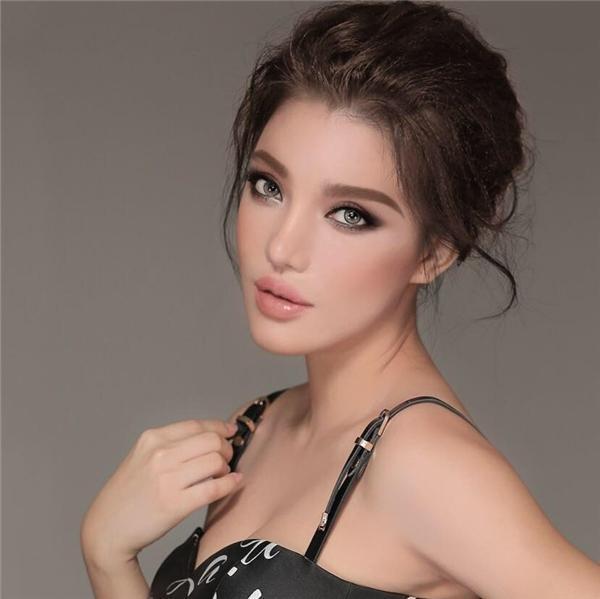 Nhan sắc hút mắt của tiểu thư mới nổi trong hội con nhà giàu Việt Nam-1