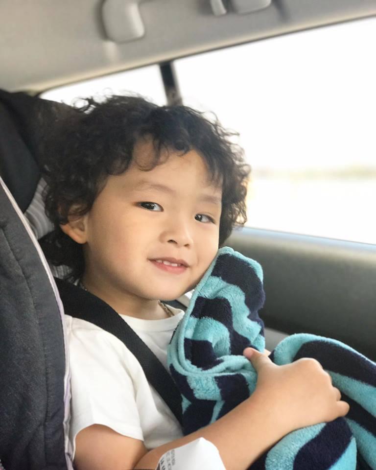 Tin sao Việt 6/8: Khắc Việt tình tứ với bạn gái chứng minh đám cưới không phải chiêu PR-11