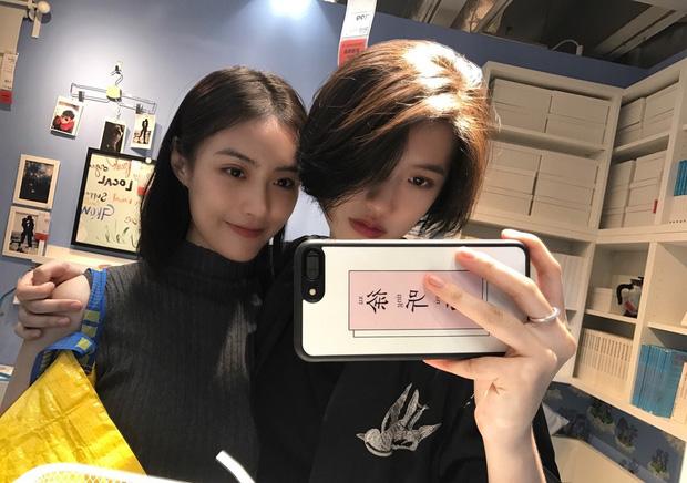 Cặp đôi đồng tính nữ thu hút sự chú ý bởi ngoại hình xinh đẹp hút hồn-2