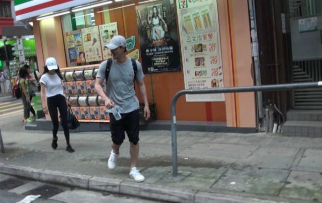 Sau lần suýt bị 'đá', Lâm Phong ra sức yêu chiều bạn gái chân dài-5