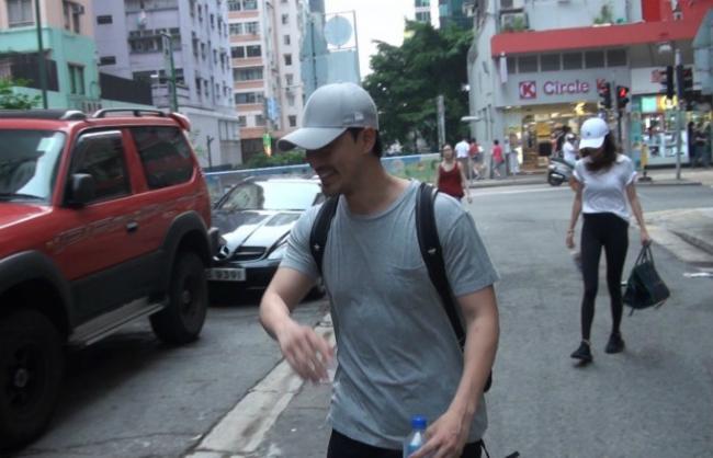 Sau lần suýt bị 'đá', Lâm Phong ra sức yêu chiều bạn gái chân dài-8