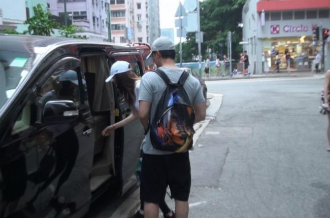 Sau lần suýt bị 'đá', Lâm Phong ra sức yêu chiều bạn gái chân dài-9