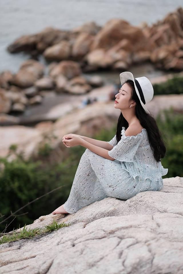 Hot girl - hot boy Việt 7/8: Huyền Baby hạnh phúc được chồng đưa đi chùa ăn chay trước ngày lâm bồn-9