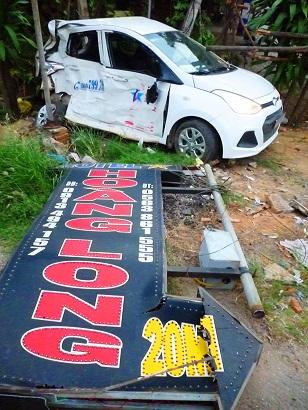 Xe khách hất tung taxi văng xa 20 mét, 1 tài xế tử vong-1