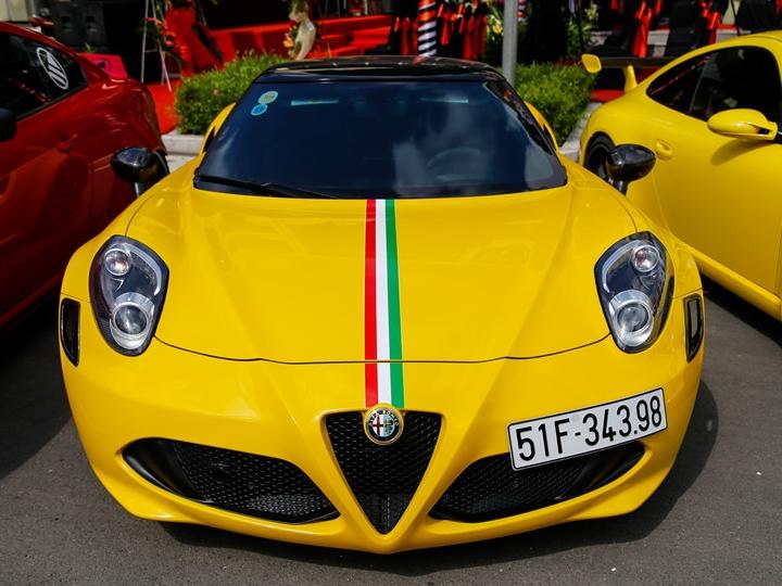 Lộ ảnh iPhone 7s Plus với vỏ kính-2