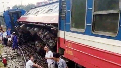 Hà Nội: Lại thêm tàu hỏa trật bánh, vẫn ở ga Yên Viên-2