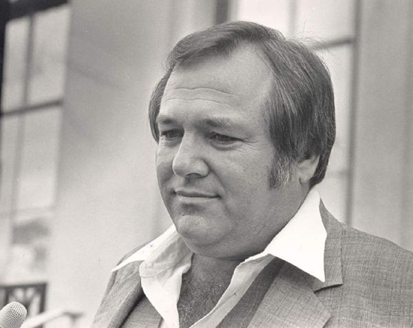 Tom Cruise tái hiện hoàn hảo phi vụ lừa đảo khét tiếng bậc nhất nước Mỹ-4