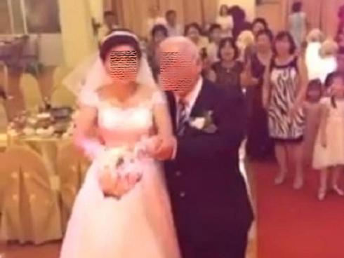 Cô dâu trẻ sánh bước bên chồng đầu tóc bạc phơ ở Hải Phòng gây xôn xao