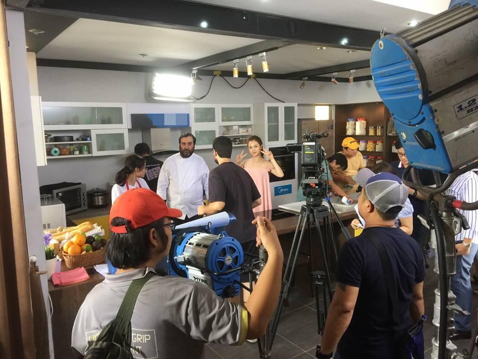 Tin sao Việt 7/8: Thu Trang chụp hình 'bá đạo' - Tăng Thanh Hà hóa thôn nữ-6