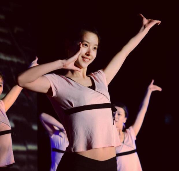 Loạt ảnh chưa từng công bố của 'cô bé trà sữa' Chương Trạch Thiên: Từ trung học đã vô cùng xinh đẹp-4