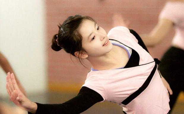 Loạt ảnh chưa từng công bố của 'cô bé trà sữa' Chương Trạch Thiên: Từ trung học đã vô cùng xinh đẹp-6