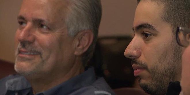 25 năm sau ngày cứu bé sơ sinh bị vứt trong thùng rác, viên cảnh sát đã gặp chuyện bất ngờ-2