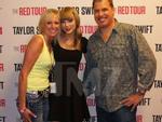 Taylor Swift ra tòa kiện DJ vén váy sàm sỡ vòng ba của cô