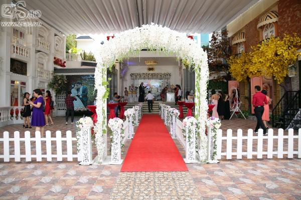 Ngân Khánh từ Singapore về nước sớm dự đám cưới Lê Phương-7