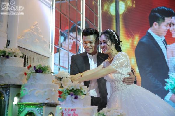 Ngân Khánh từ Singapore về nước sớm dự đám cưới Lê Phương-8