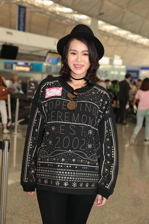 Xuất hiện với gương mặt khác lạ, Hồ Hạnh Nhi bị nghi ngờ mang thai vẫn phẫu thuật-4