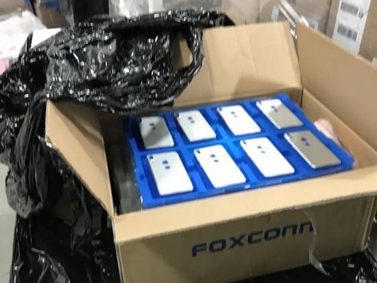 Lộ ảnh thực tế iPhone 8 khiến người dùng hoang mang