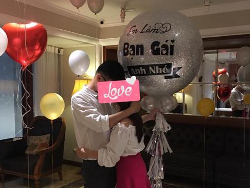 Dân mạng phát 'sốt' với màn tỏ tình lãng mạn của chàng trai có biệt hiệu 'chàng Tấm'