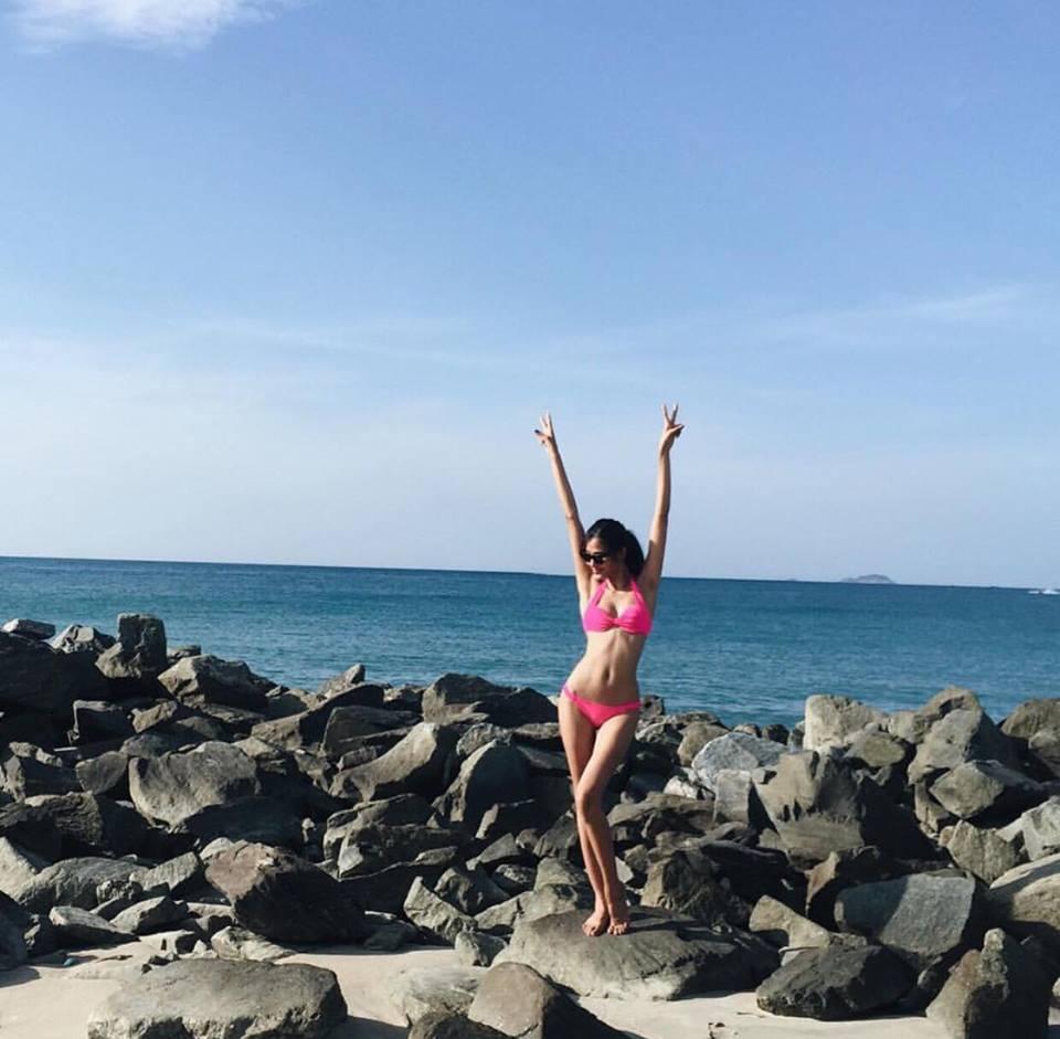 Không hẹn mà gặp, Hoàng Thùy - Minh Tú khoe ảnh mặc bikini 'đốt mắt' ở Phú Quốc-4