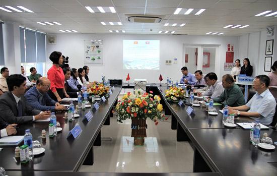 Đoàn đại biểu cấp cao Lào thăm Nhà máy sữa Vinamilk-1