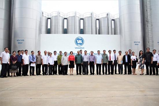 Đoàn đại biểu cấp cao Lào thăm Nhà máy sữa Vinamilk-3