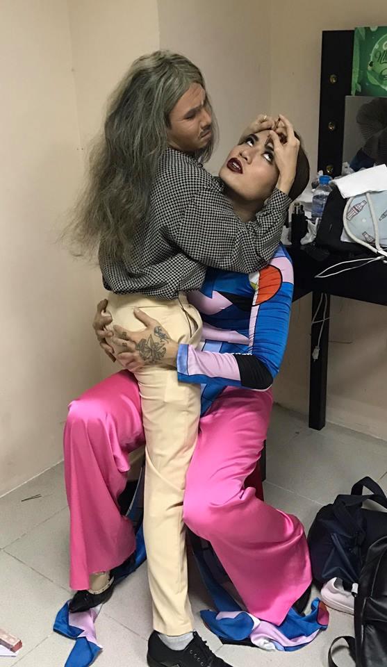 Hot girl - hot boy Việt 9/8: BB Trần lộ hậu trường make up 'siêu bá đạo'-1