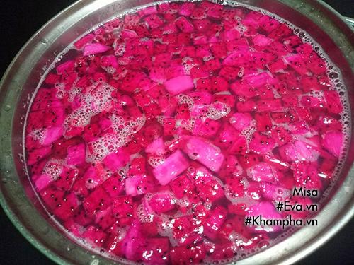 Chè hạt sen nấu thanh long đỏ, tuyệt ngon để detox ngày nắng nóng-4