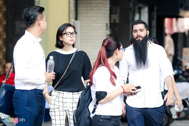 Đạo diễn Kong: 'Tôi phiền lòng vì bị nhiều cô gái Việt lợi dụng để PR'-2