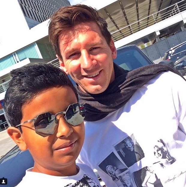 Cuộc sống toàn hàng hiệu, siêu xe, thú cưng đặc biệt và làm bạn với người nổi tiếng của cậu ấm Dubai 15 tuổi-14