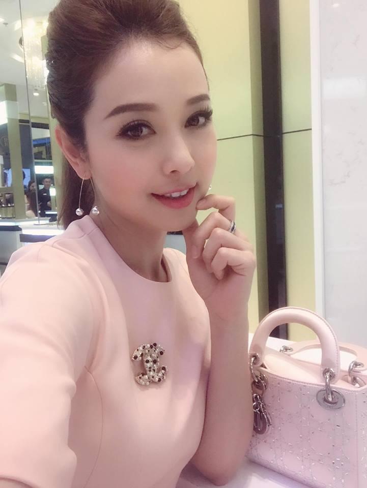 Tin sao Việt 9/8: Lê Phương gửi lời cảm ơn sau đám cưới với chồng kém tuổi-7