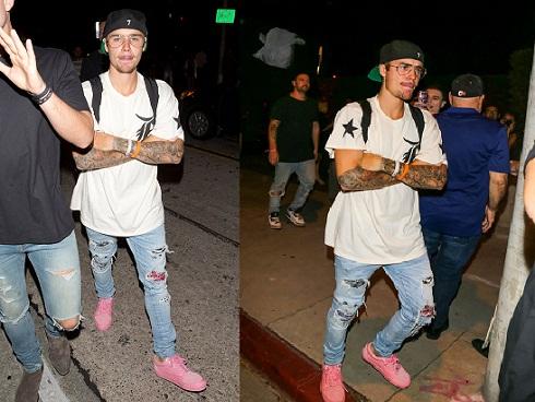 Giày của Justin Bieber chính xác là đôi giày hồng chất nhất hè này!